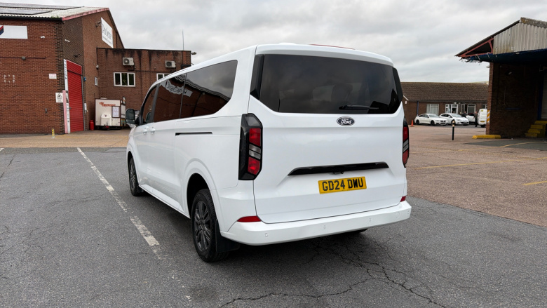 Ford Tourneo Custom 320 L2 Diesel Fwd 2.0 EcoBlue 136ps H1 Titanium 8 seater Auto